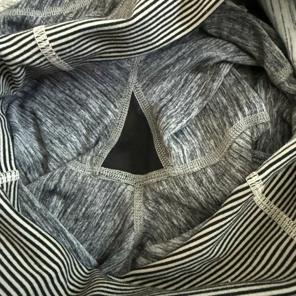 Lululemon Gather and Crow Cropped Leggings 21” - Picture 12 of 13